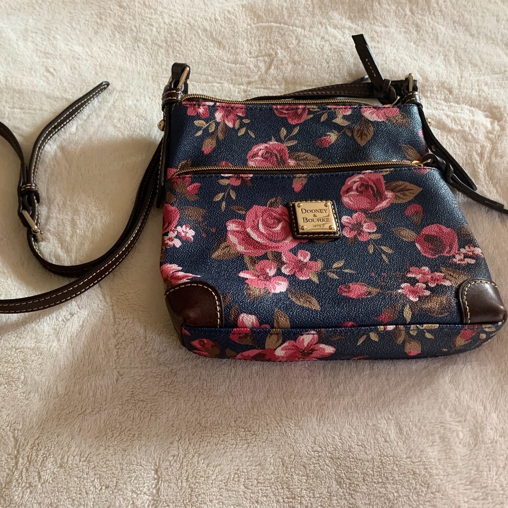 Dooney & Bourke Bag